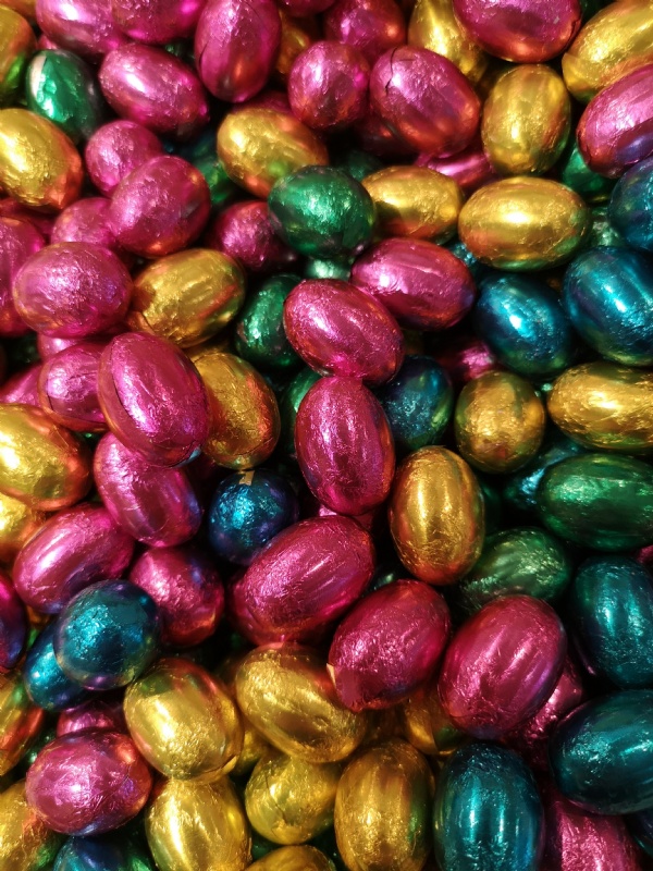 Choklad�gg fylld med hasseln�tskr�m