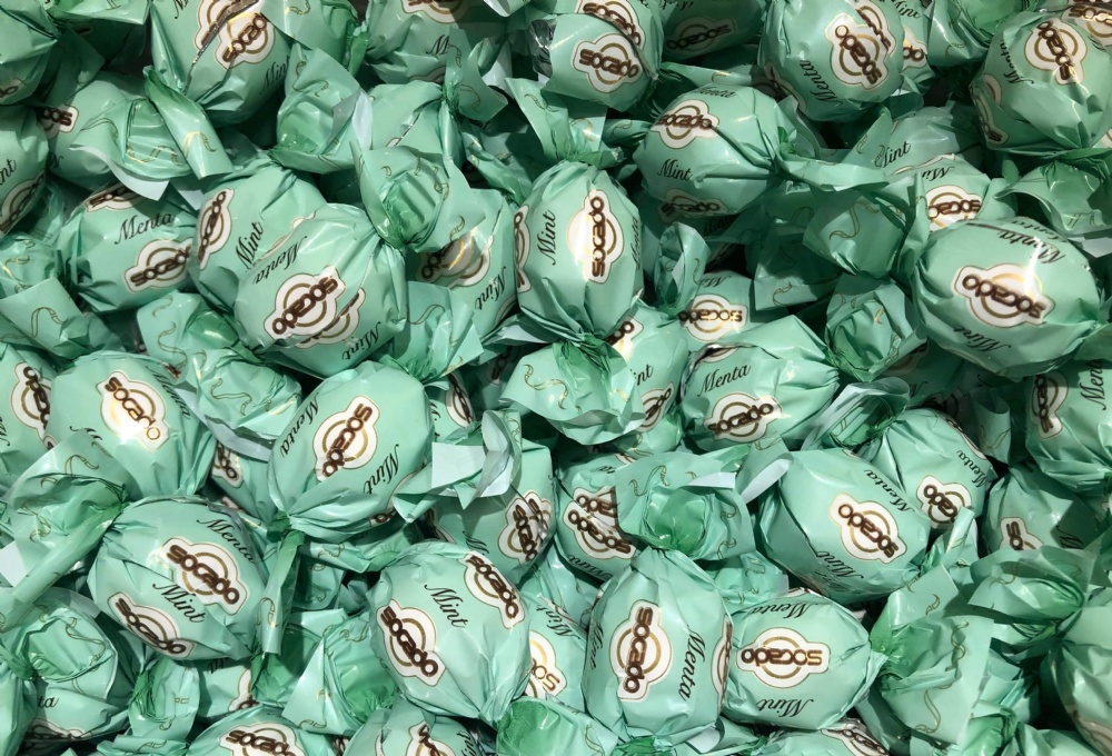 Praliner av ren mj�lkchoklad med mint smak