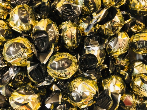72% extra m�rk chokladpralin