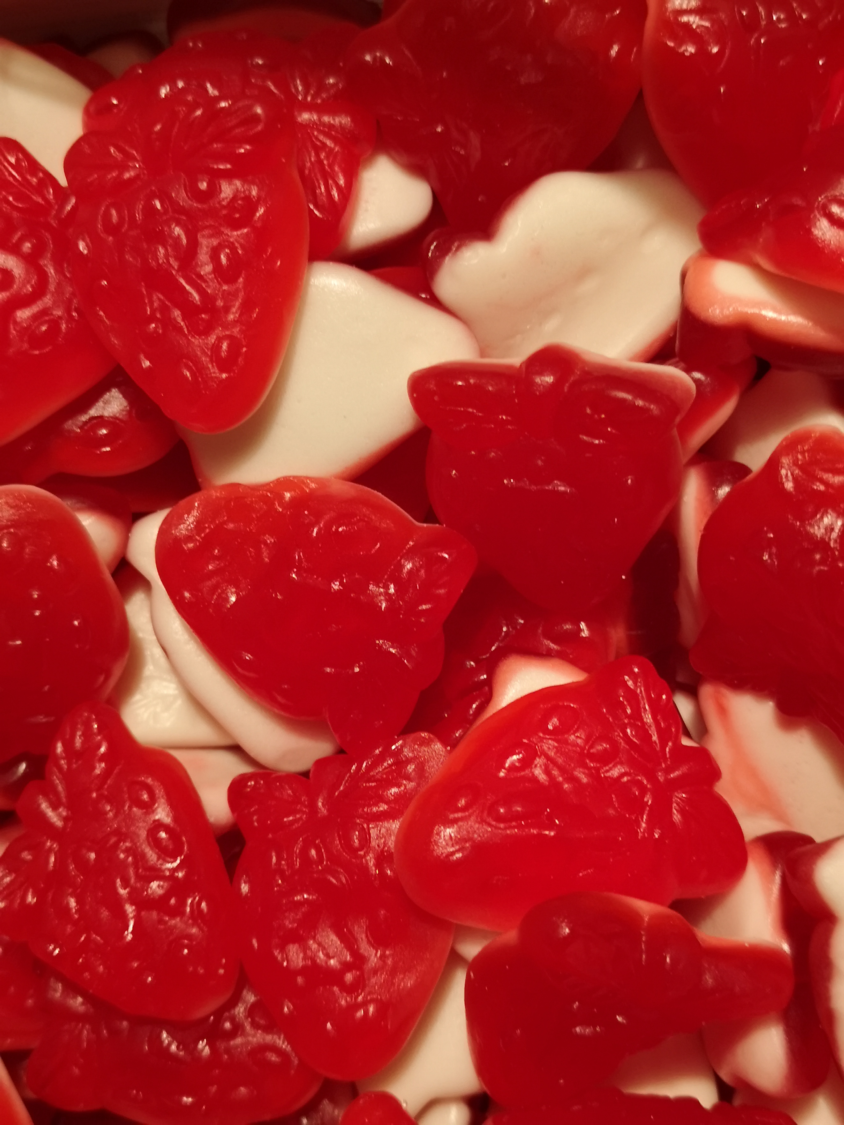 Glazed filled strawberries (halal)