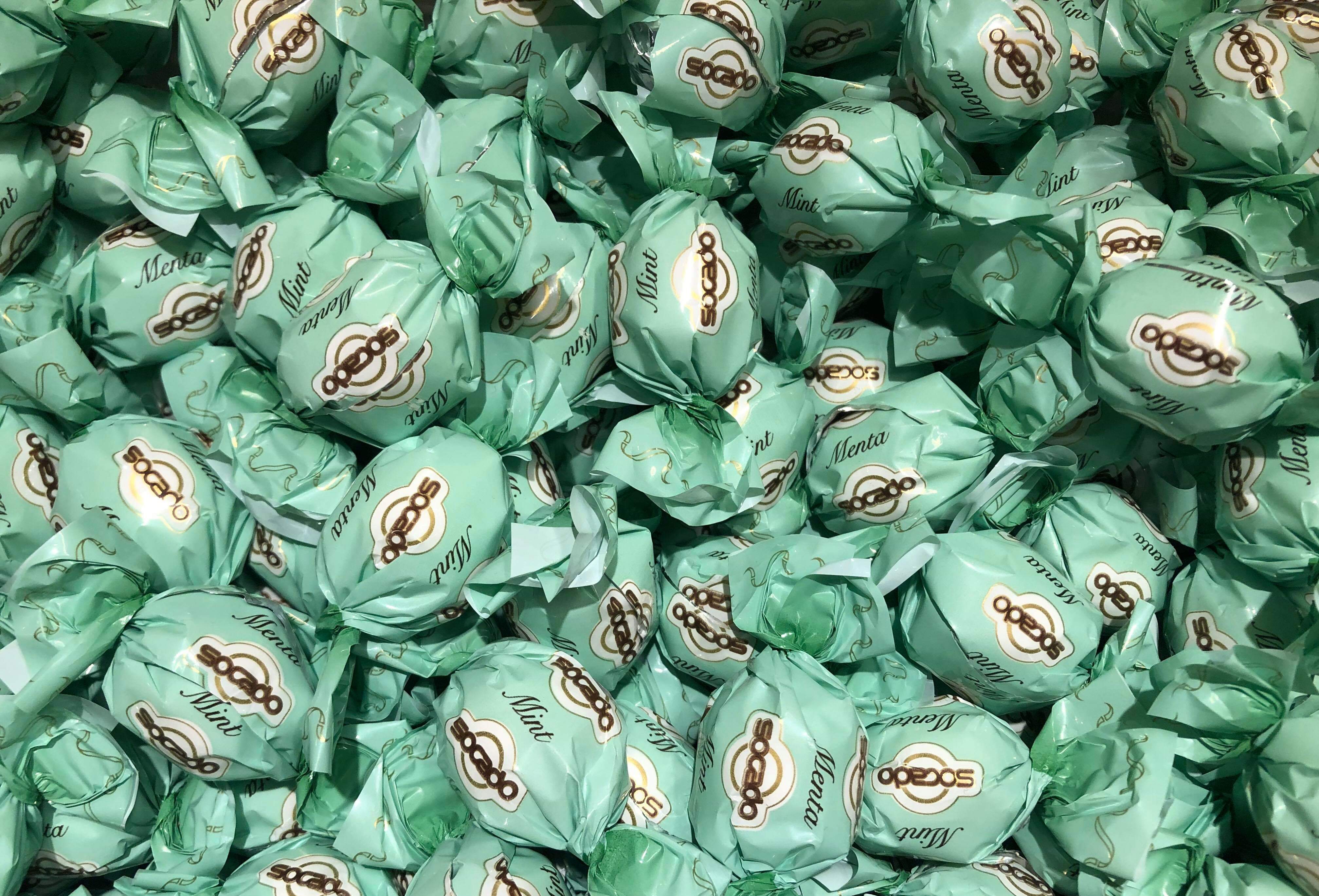 Praliner av ren mjlkchoklad med mint smak