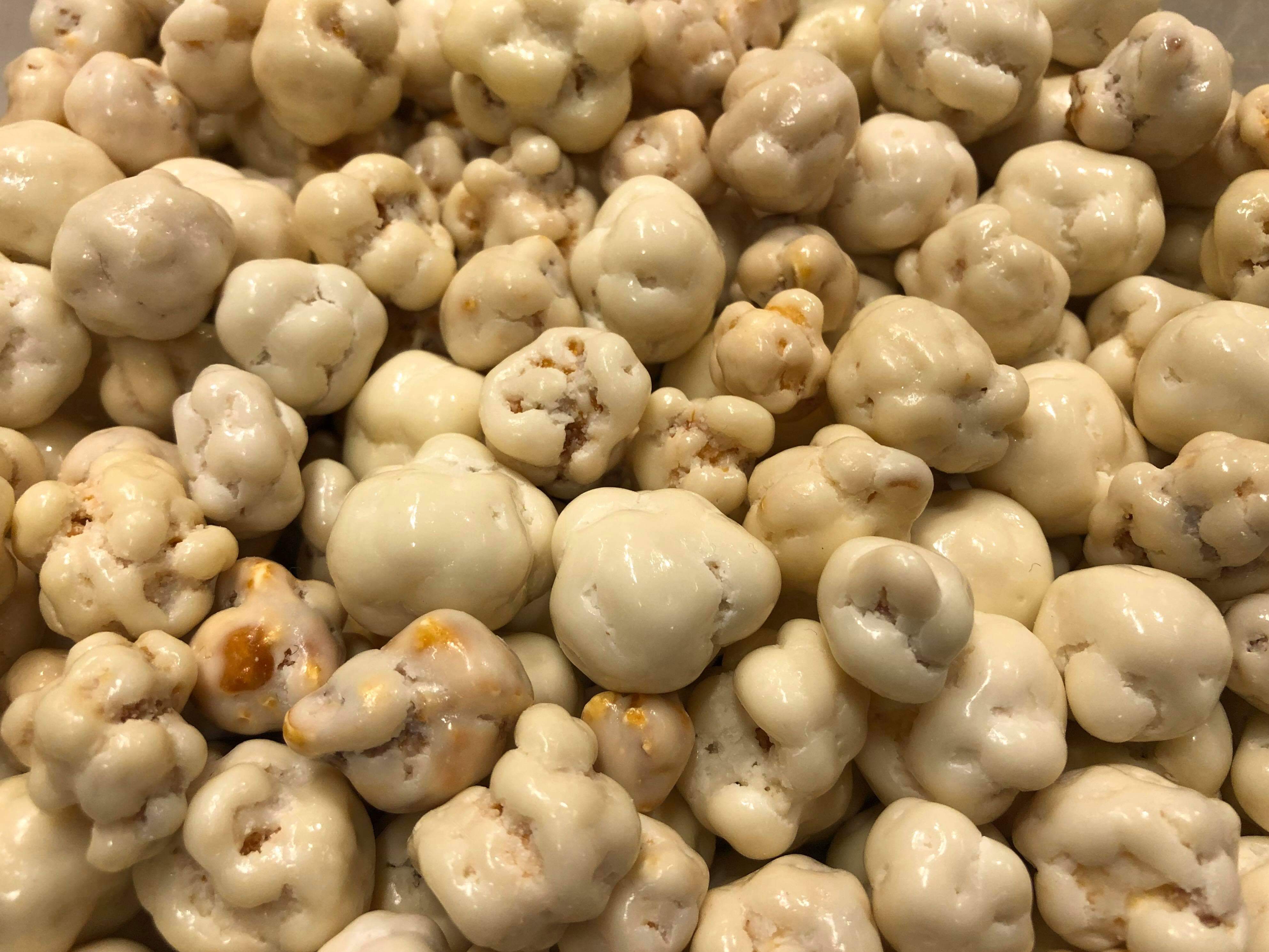 Vitchoklad popcorn