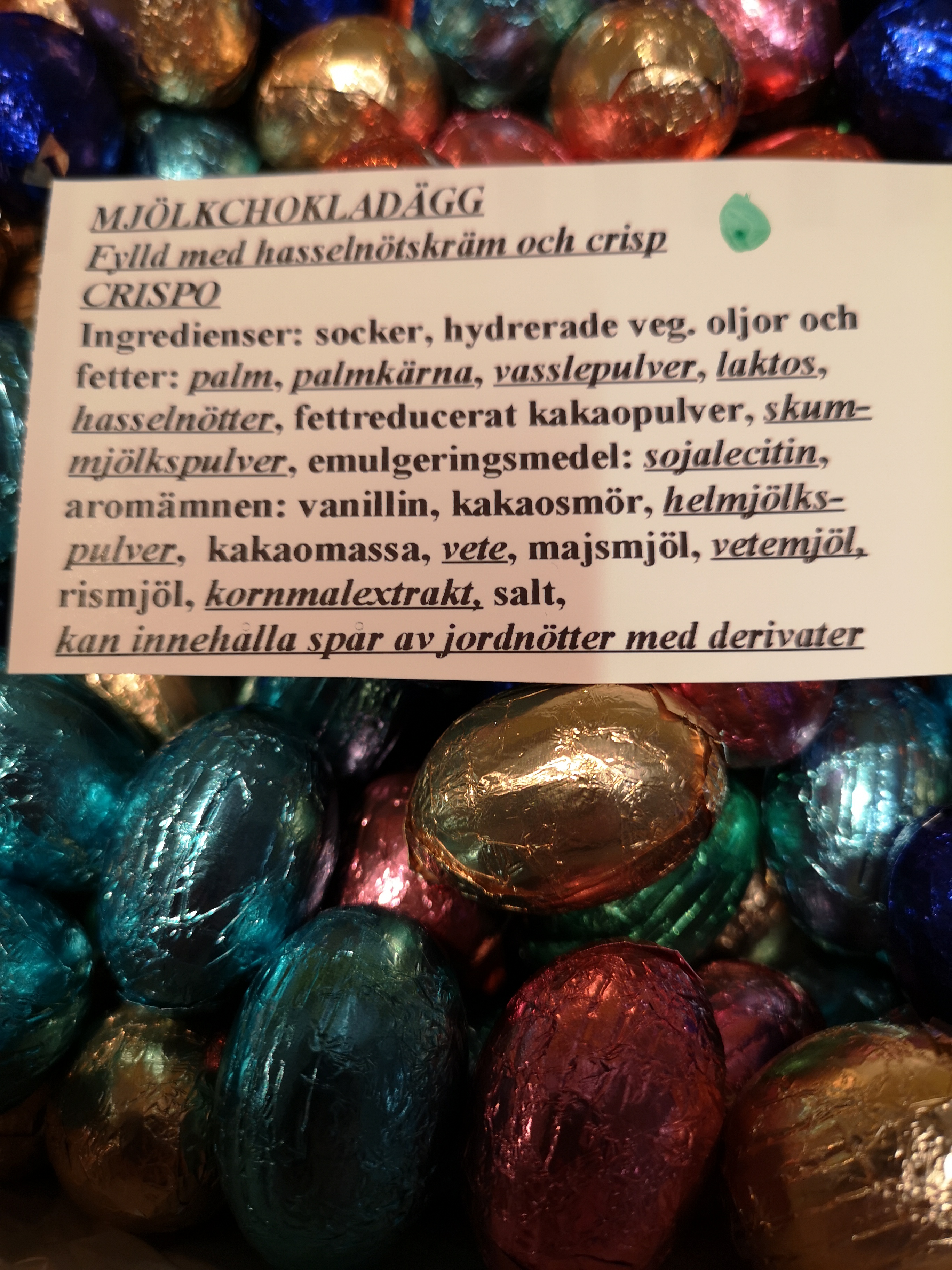 Mjlkchokladgg fylld med hasselntskrm och crisp